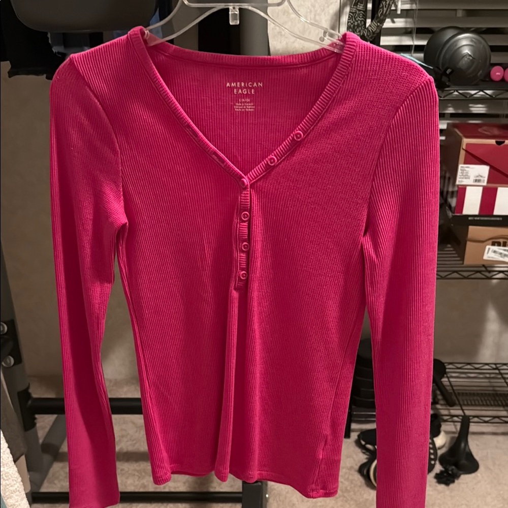 American Eagle Fuchsia Ribbed V-Neck Top
